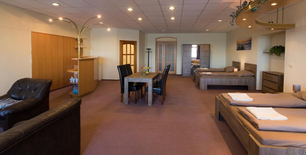Apartmany Setkova Vila 인드르지후프흐라데츠 외부 사진