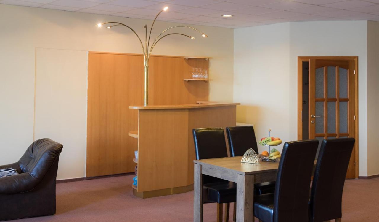 Apartmany Setkova Vila 인드르지후프흐라데츠 외부 사진